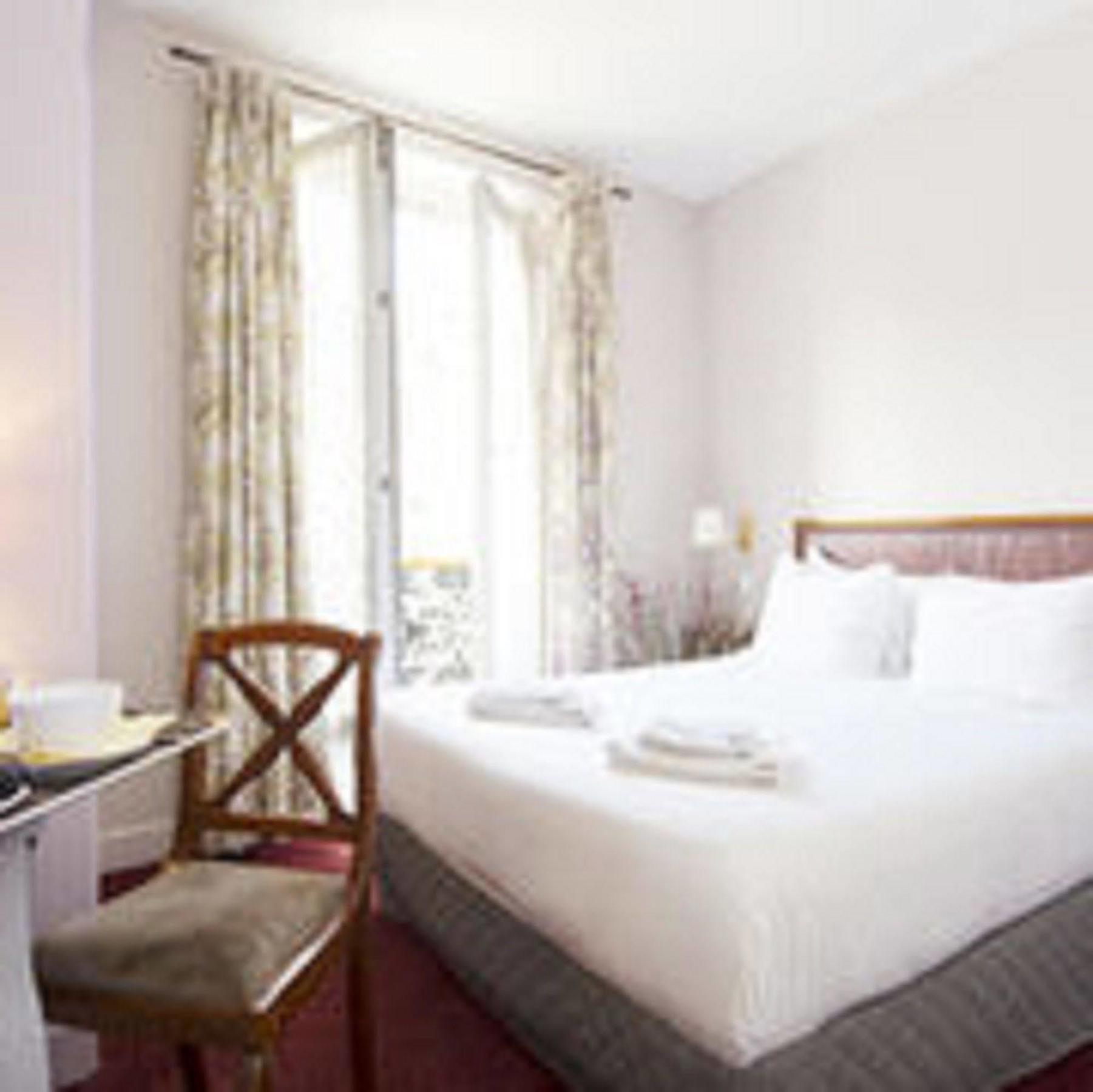 France Louvre Hotel Paris Exterior foto