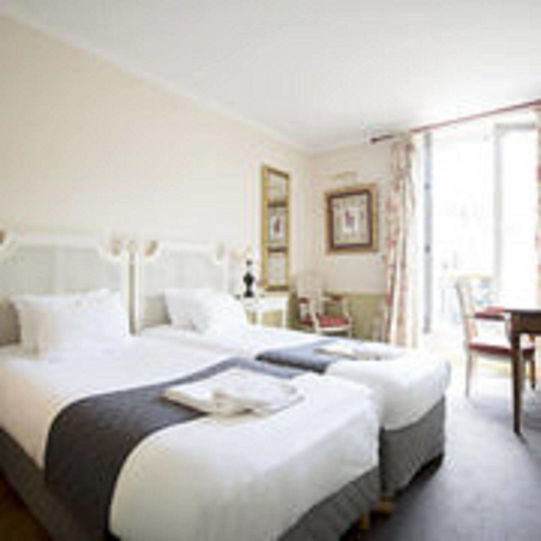 France Louvre Hotel Paris Exterior foto